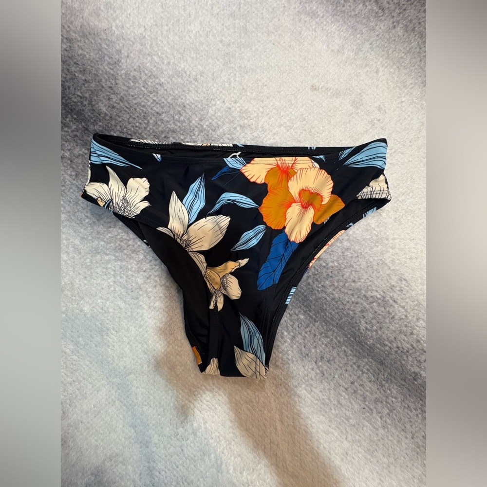 NWOT Cupshe Black Multi Floral Bikini‎ Bottom Small S